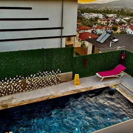 Ari Honeybee Vilă *