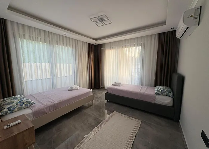 Villa Ari Honeybee *