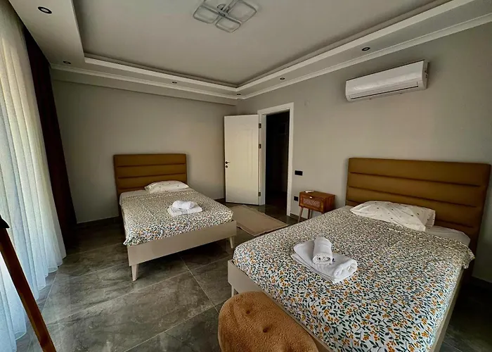 Villa Ari Honeybee *