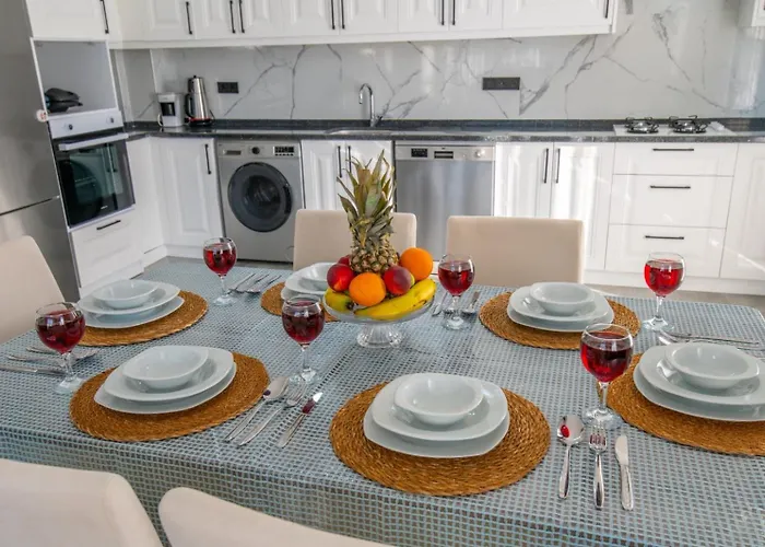 Villa Ari Honeybee *