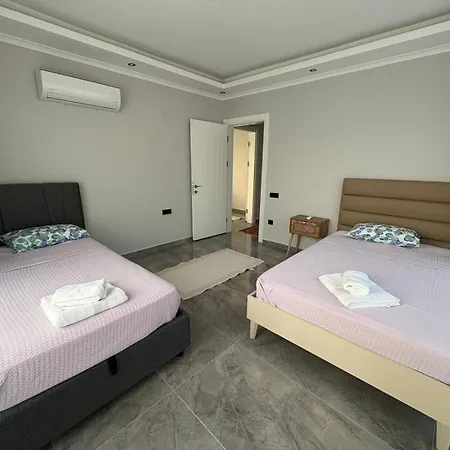 Ari Honeybee Villa