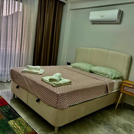 Villa Ari Honeybee